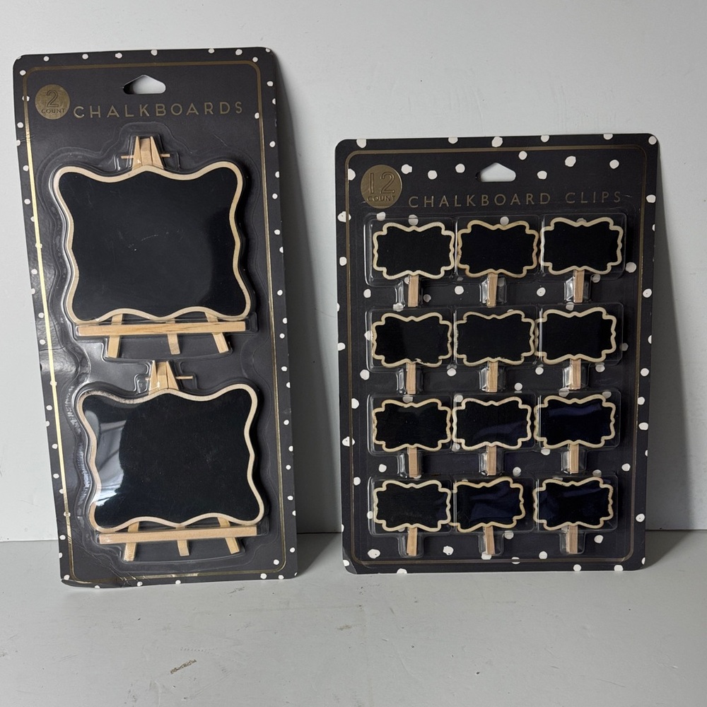 Mini Chalkboard Clips and Easels Set
2 large 12 mini NWT party dinner party